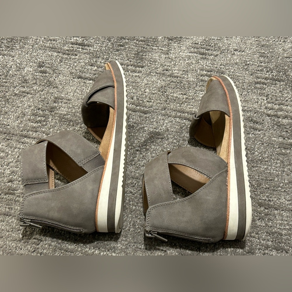 Life stride strap sandal with ankle zip - Picture 2 of 5